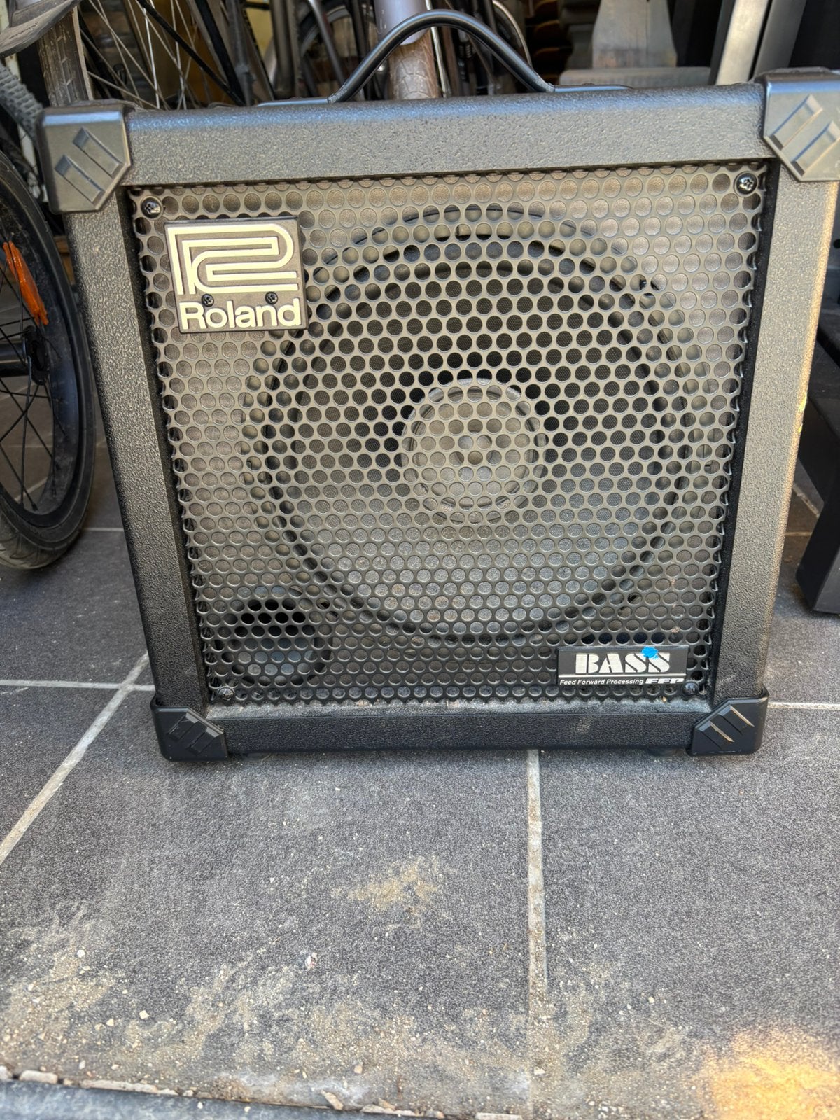 Bass versterker Roland Cube-30, Muziek en Instrumenten, Ophalen, Zo goed als nieuw