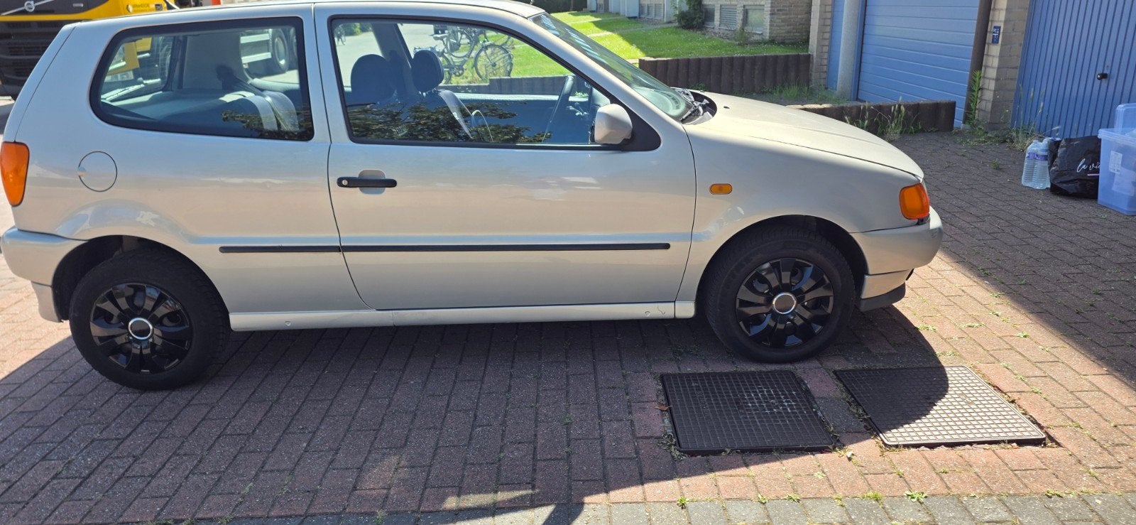 Zuinige polo, zo mee te nemen, nog gekeurd tot september., Auto's, Zwart, Handgeschakeld, Overige carrosserie, Zilver of Grijs