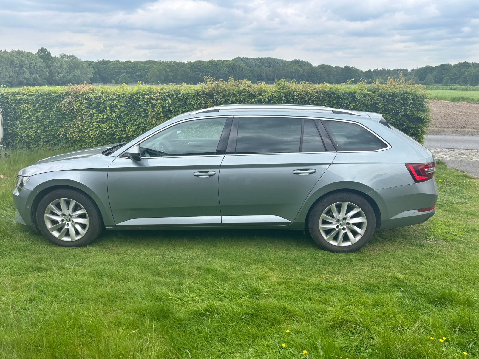 Skoda superb 1.5 DSG, Auto's, Skoda, 4 cilinders, Leder, Particulier, Voorwielaandrijving