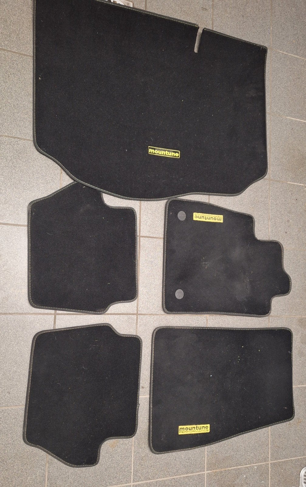 kit tapis de sol avec et ar + coffre Mountune, Ophalen, Gebruikt
