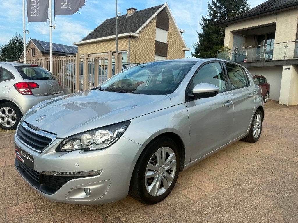 Peugeot 308 benzine 57000 km van 2015, Auto's, Euro 6, 81 kW, 1200 cc, Zilver of Grijs
