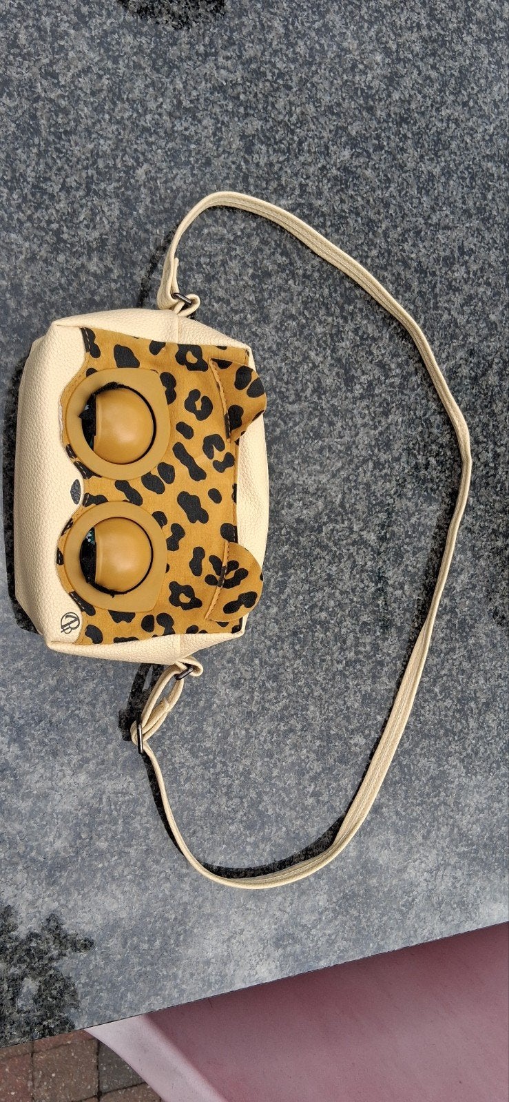 Purse pets tasje met oogjes die open en toe gaan, Ophalen