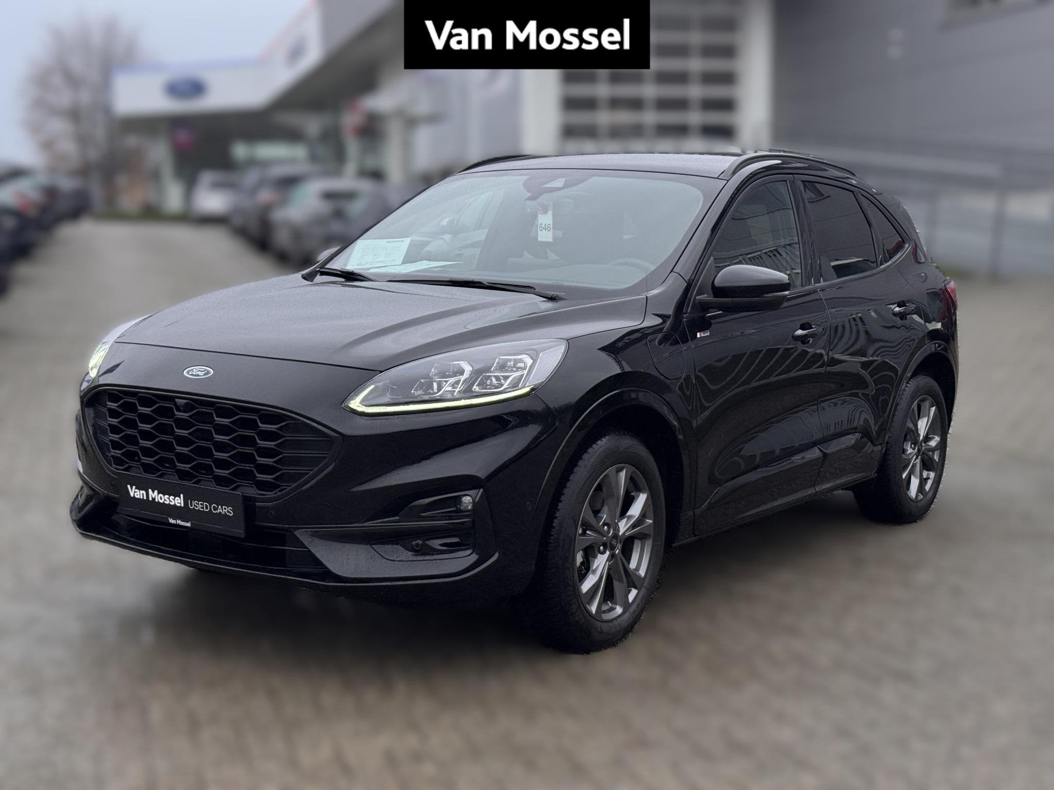 Ford Kuga PHEV | Carplay | Driver Assist | Winterpack | B&O, 14 kWh, Gebruikt, 4 cilinders, Leder en Stof