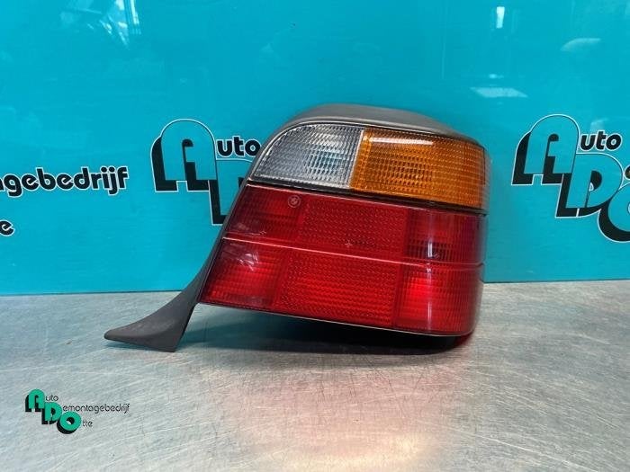 Feu arrière droit d'un BMW 3-Serie (3-Serie 90-), -, 3 mois de garantie, Utilisé, -
