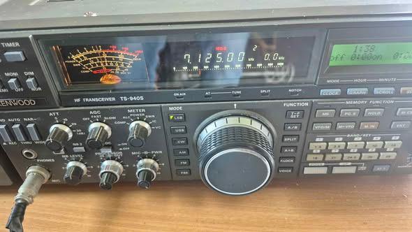 A VENDRE 2 KENWOOD TS-940S POUR PIECES ET SP-940, Télécoms, Émetteurs & Récepteurs, Enlèvement, Utilisé, Émetteur et Récepteur