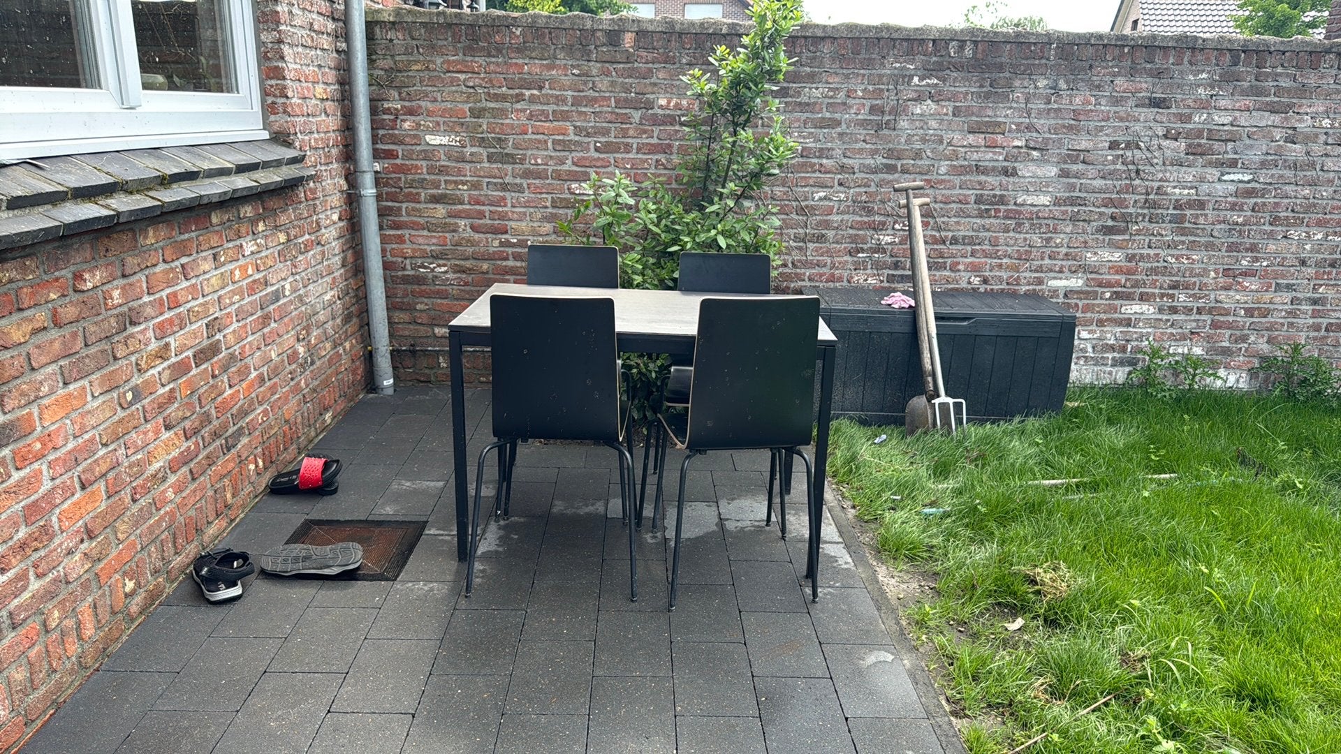 Eettafel en vier stoelen van ikea, Huis en Inrichting, Ophalen, Zo goed als nieuw