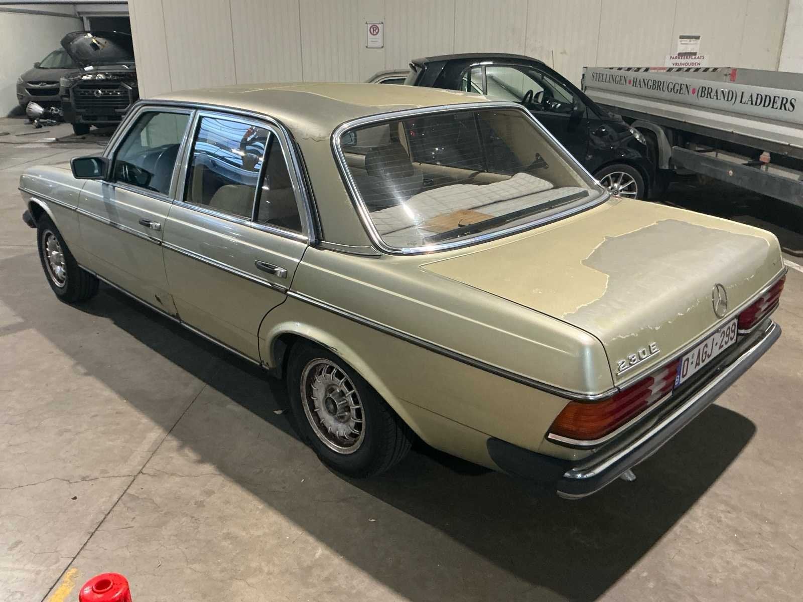Mercedes-Benz 230E Oldtimer, Auto's, Mercedes-Benz, Bedrijf, Handgeschakeld, Berline