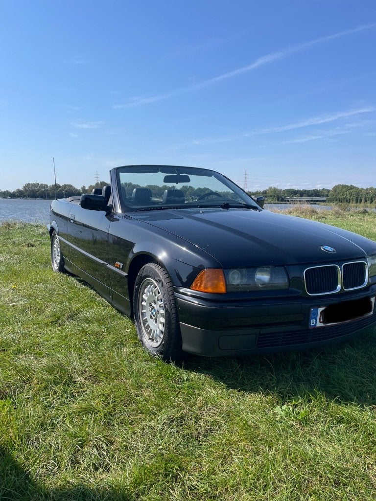 BMW e36 320ia cabriolet oldtimer, Automaat, Zwart, Cabriolet, Zwart