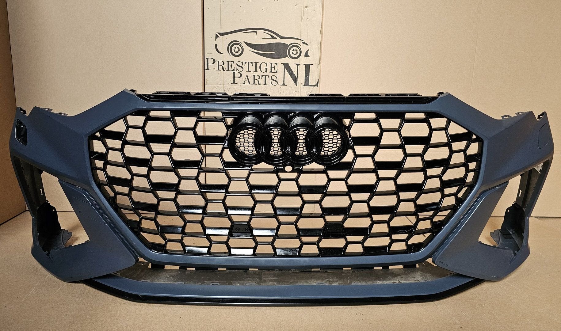 Voorbumper Audi Q3 F3 83A RSQ3 Origineel Bumper 83A807437K, -, Origine de la pièce connue, Audi, Utilisé