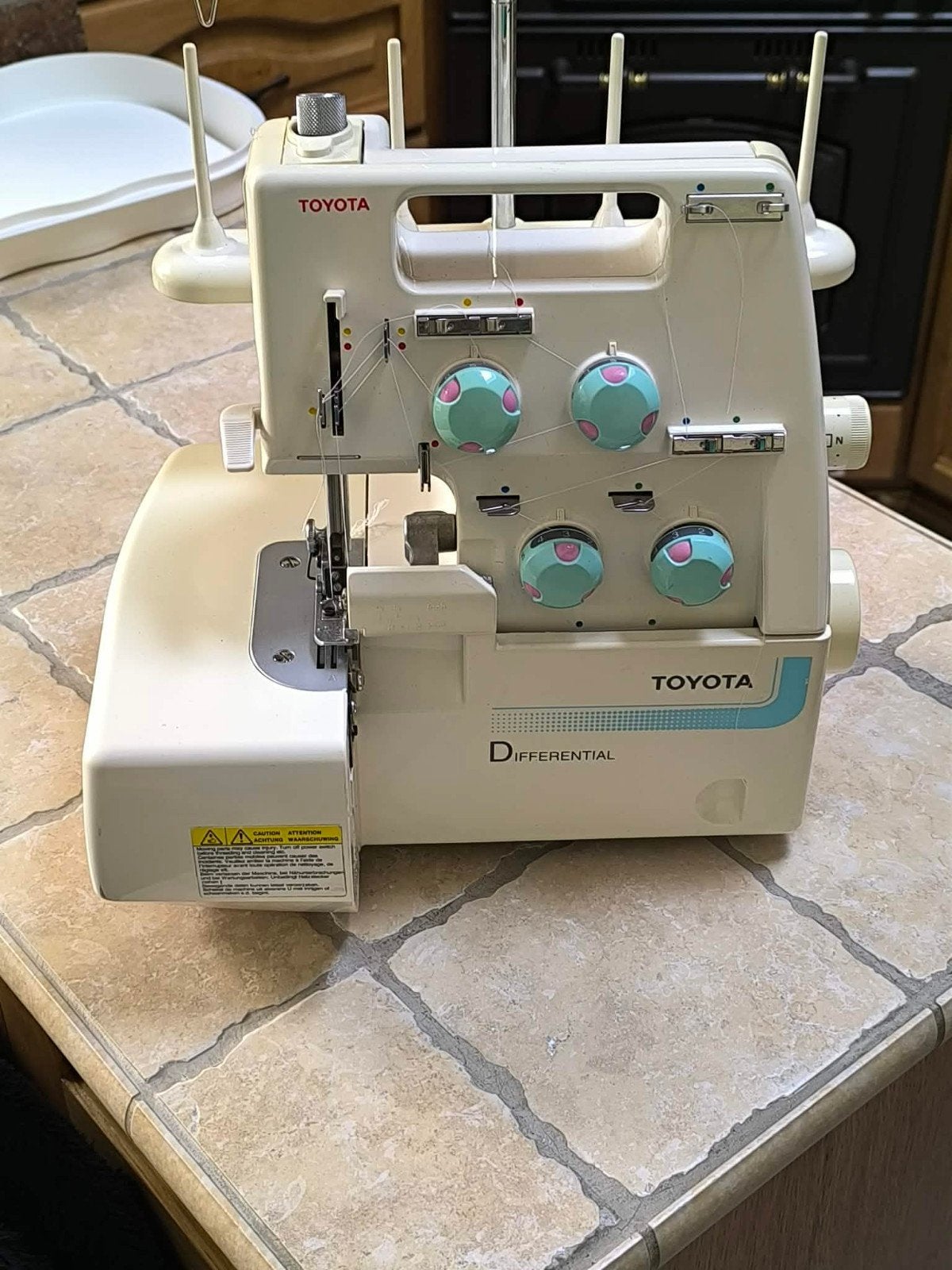 Surjeteuse Toyota 75€, Ophalen, Lockmachine
