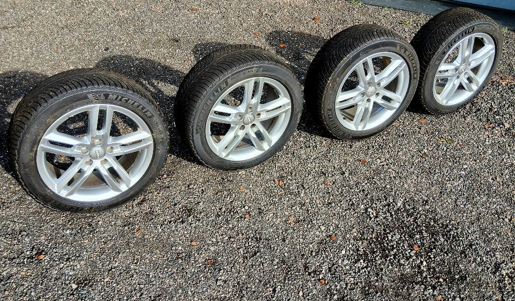 Pneus hiver Michelin Alpin 245/45-18 avec jantes Audi, Pneus et Jantes, 18 pouces, Enlèvement, Utilisé