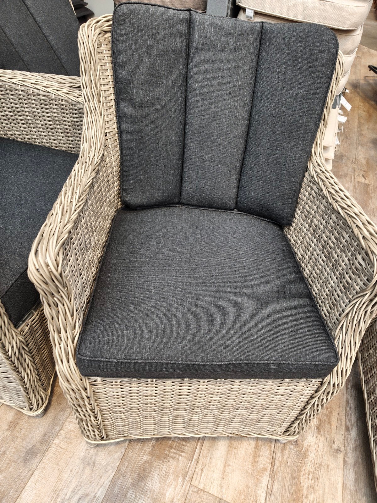 Tuinstoelen met kussen, Ophalen