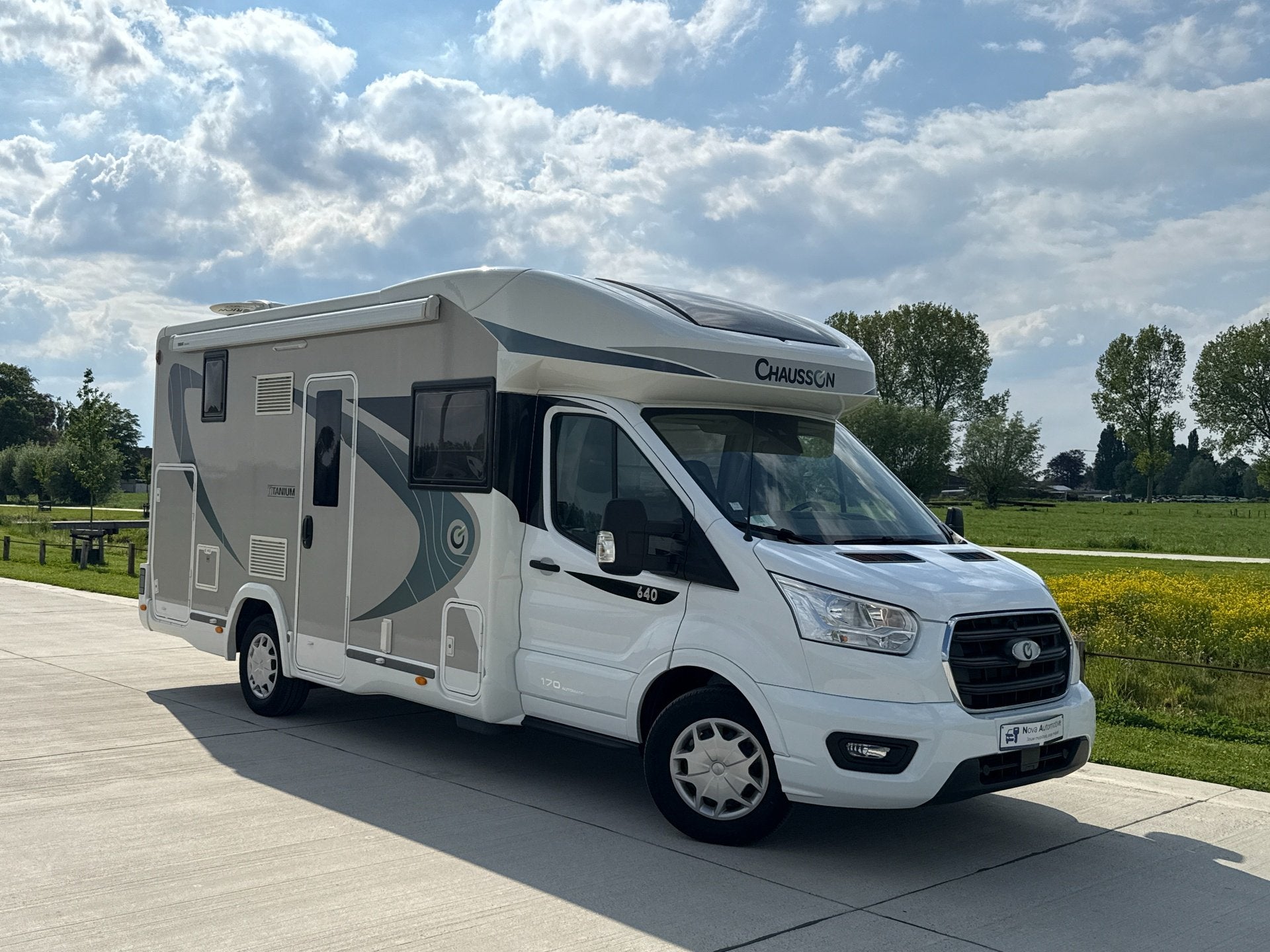 CHAUSSON 640 TITANIUM AUTOMAAT, 22.746KM, ELEKT HEFBED FULL, Caravans en Kamperen, Automaat, Airbags, Airconditioning, Diesel