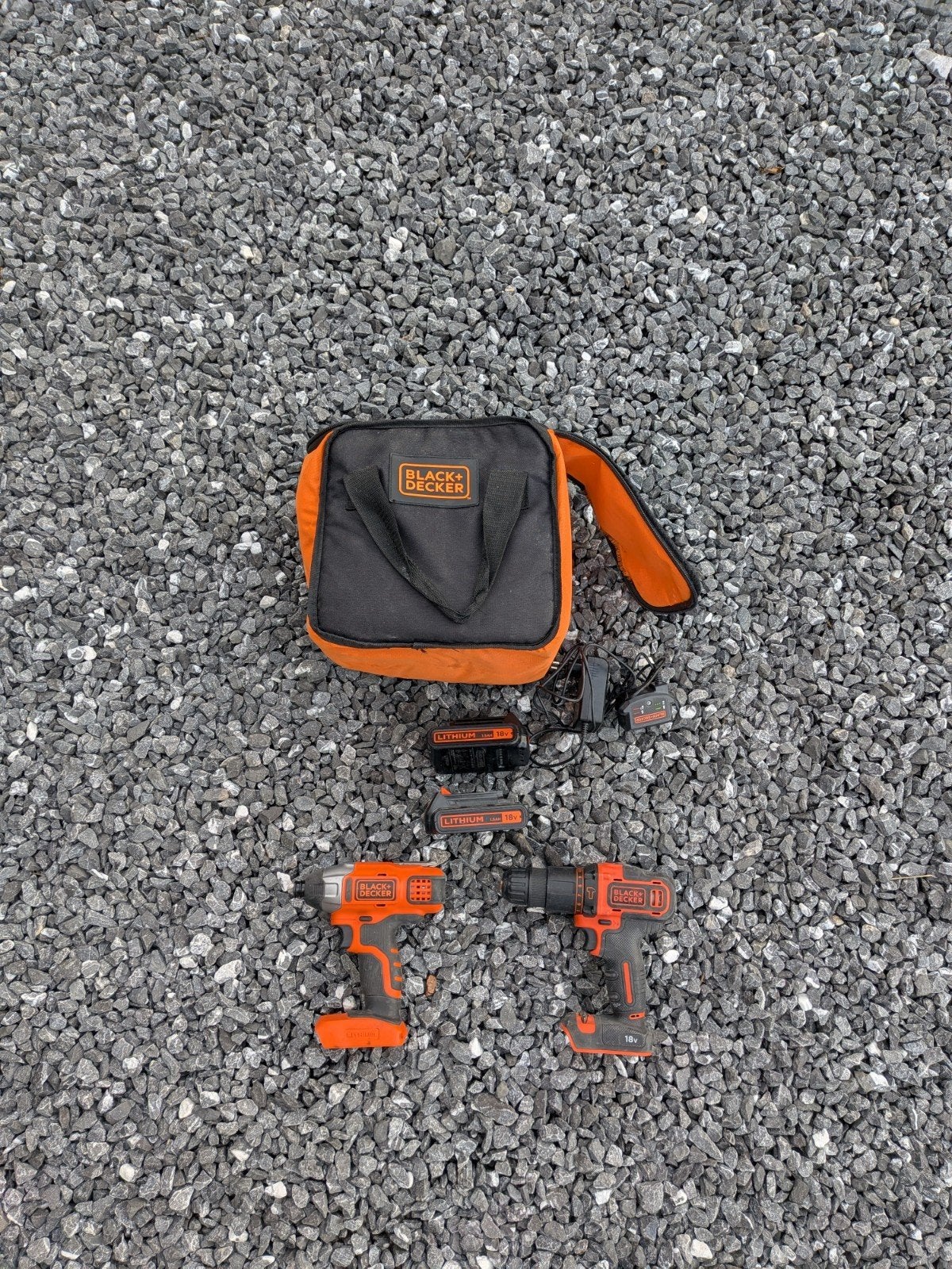 Pack outillage Black+Decker 18V (Perceuse-visseuse + Visseus, Bricolage & Construction, Enlèvement ou Envoi, Perceuse