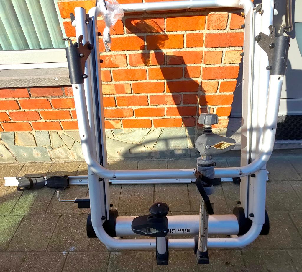 Élévateur pour vélo électrique Thule 12 volts, Enlèvement, Comme neuf