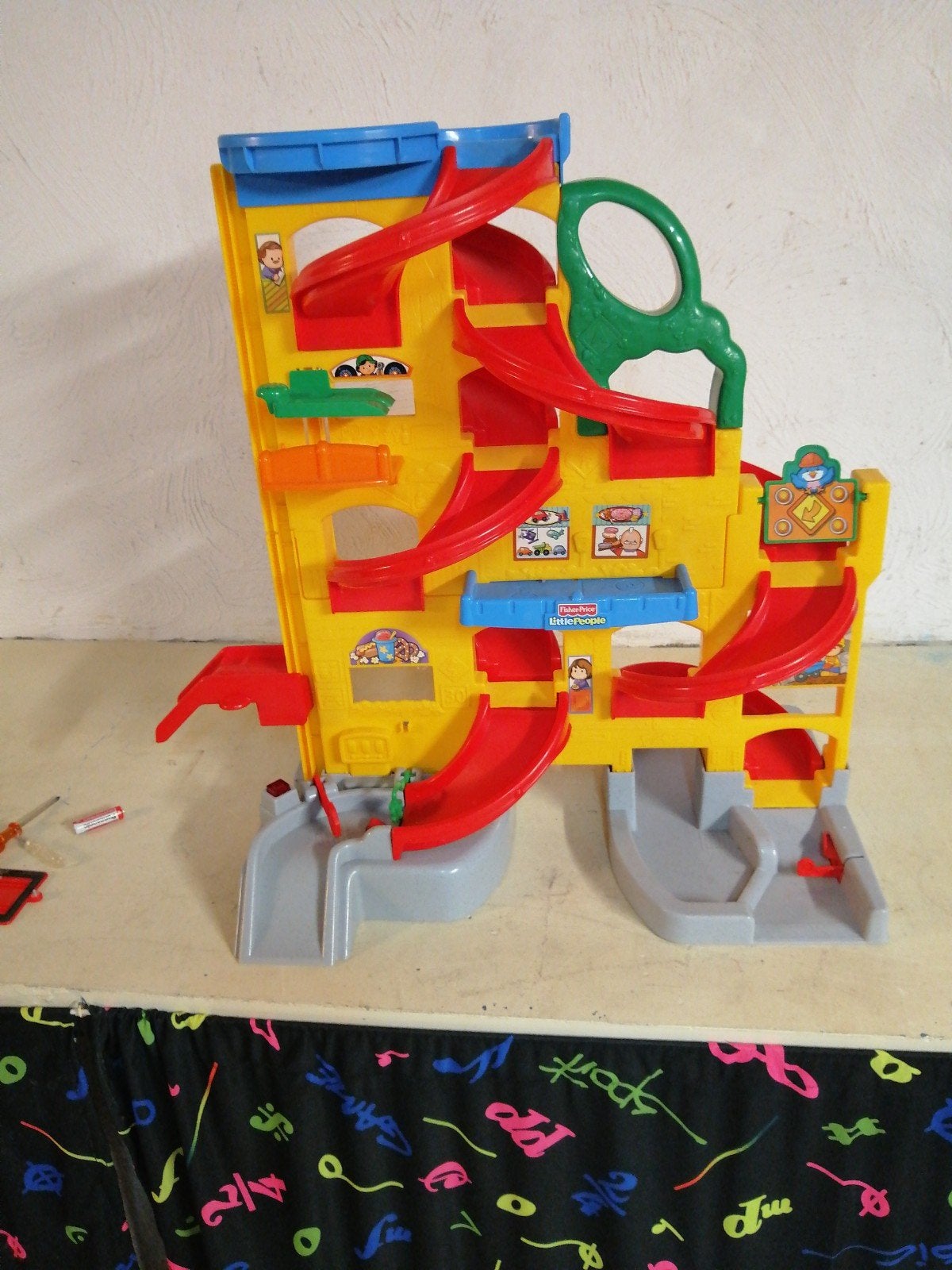 grote garage Fisher Price, Kinderen en Baby's, Ophalen, Gebruikt, Speelset, Met geluid
