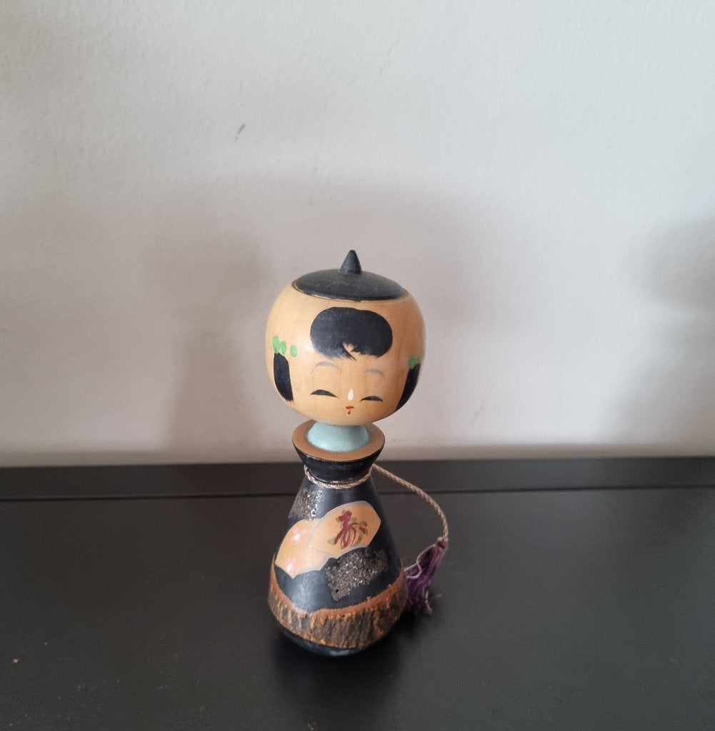 Leuke Shingata Bobblehead Kokeshi, Antiek en Kunst, Hout, Ophalen of Verzenden, Geschilderd, Japan