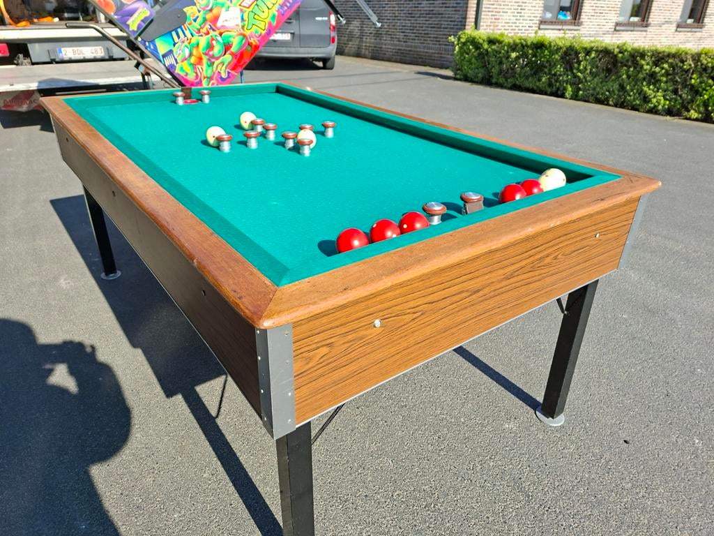 Een tapbiljart met toebehoren., Sports & Fitness, Billards & Billards américains, Enlèvement