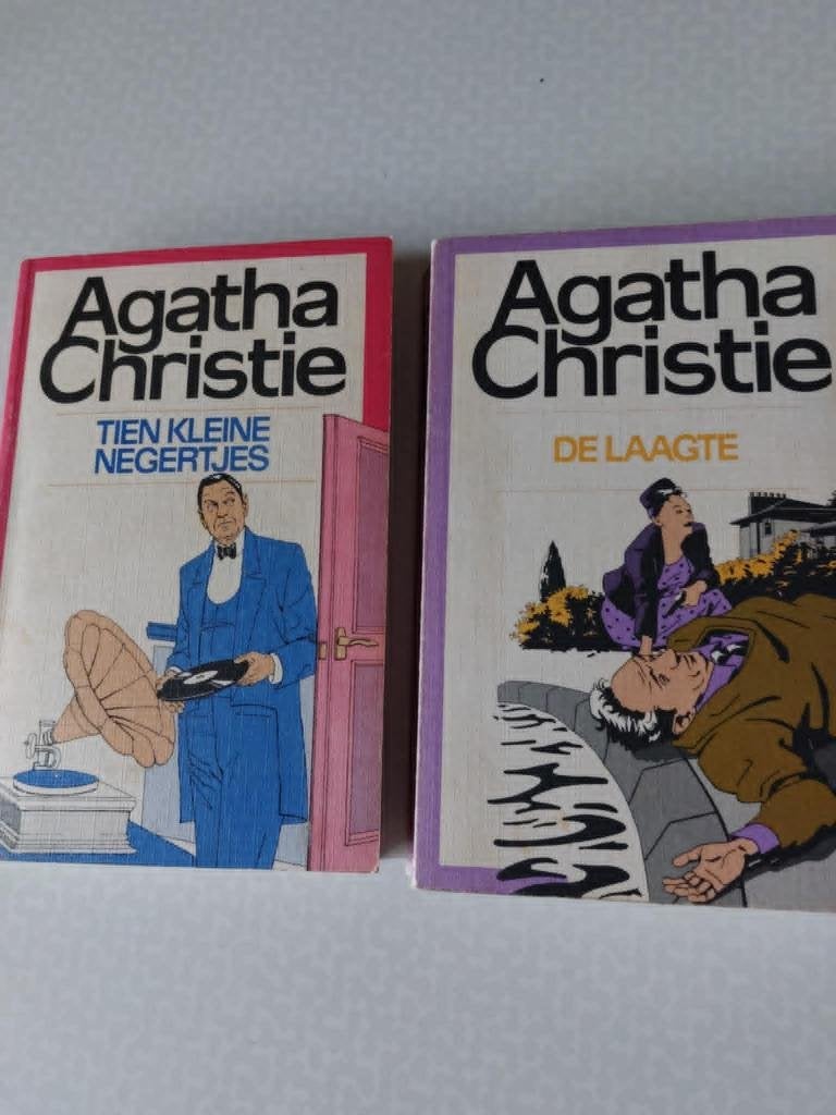 Agatha Christie Twee leesboeken 2 € voor alletwee, Boeken, Ophalen, Zo goed als nieuw