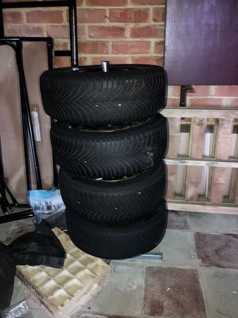 Michelin Winterbanden 205/55 R16 – In goede staat, Auto-onderdelen, Banden en Velgen, Ophalen, Gebruikt, 16 inch, Banden en Velgen