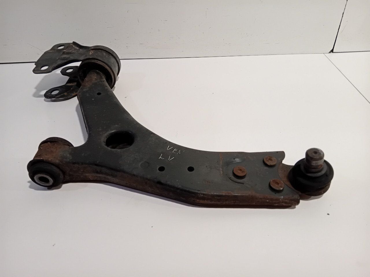 Draagarm links voor Ford Grand C-Max, Onderdelen@venauto.nl, Van der Ven Autorecycling B.V., Gebruikt, Ettenseweg 76, 4706 PB Roosendaal, The Netherlands