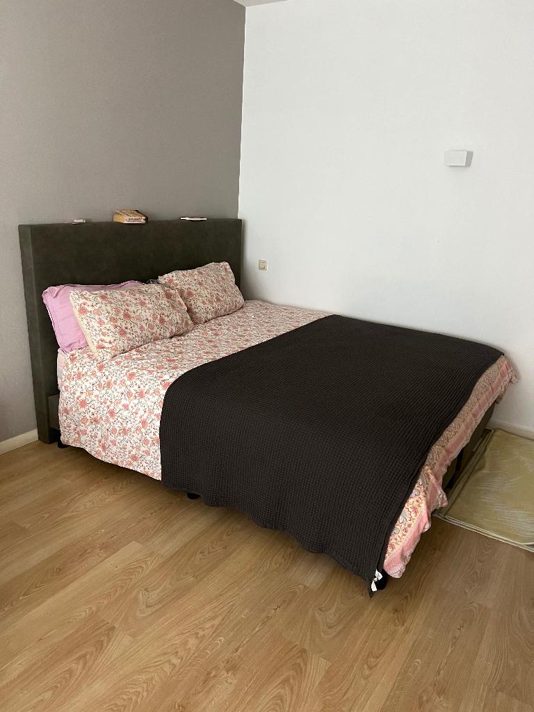 King size bed, Huis en Inrichting, Slaapkamer | Bedden, Ophalen, Overige materialen, Overige kleuren, Tweepersoons