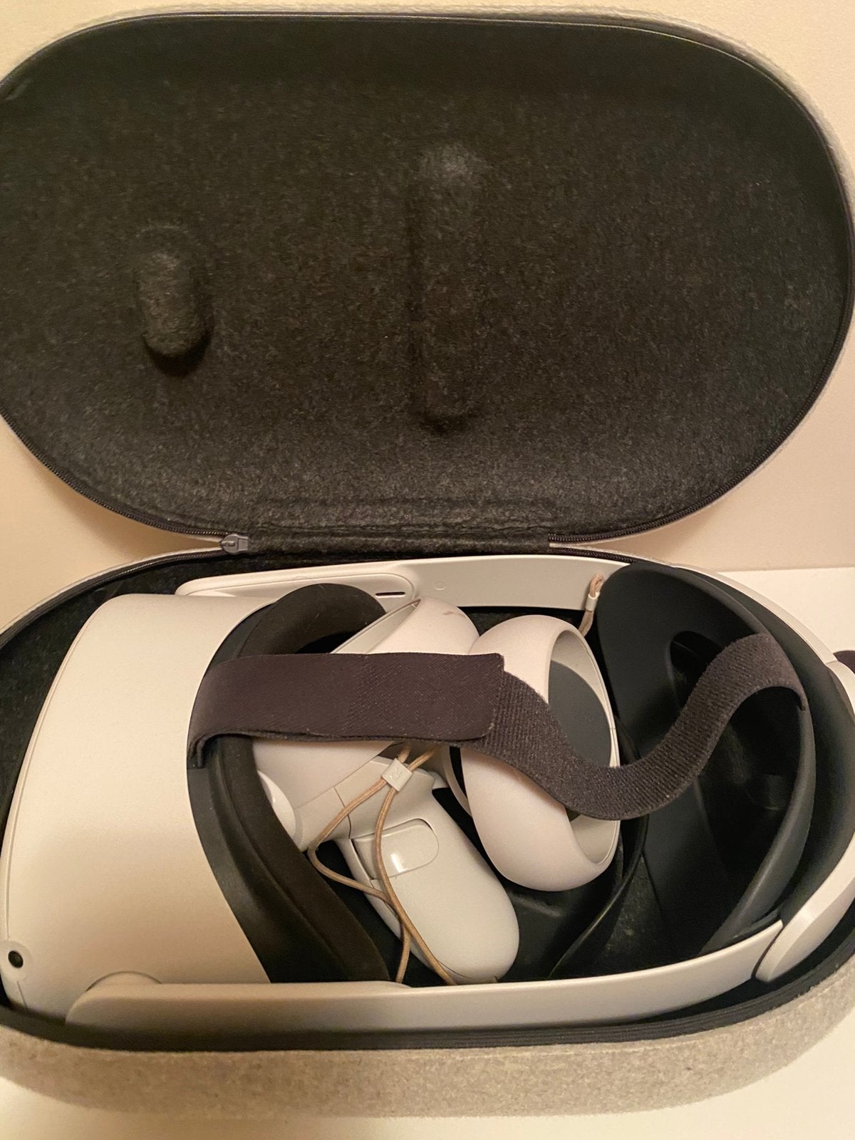 Meta Quest 2 256GB + Elite Head Strap + Draagtas, Ophalen, Zo goed als nieuw, VR-bril, Overige platformen