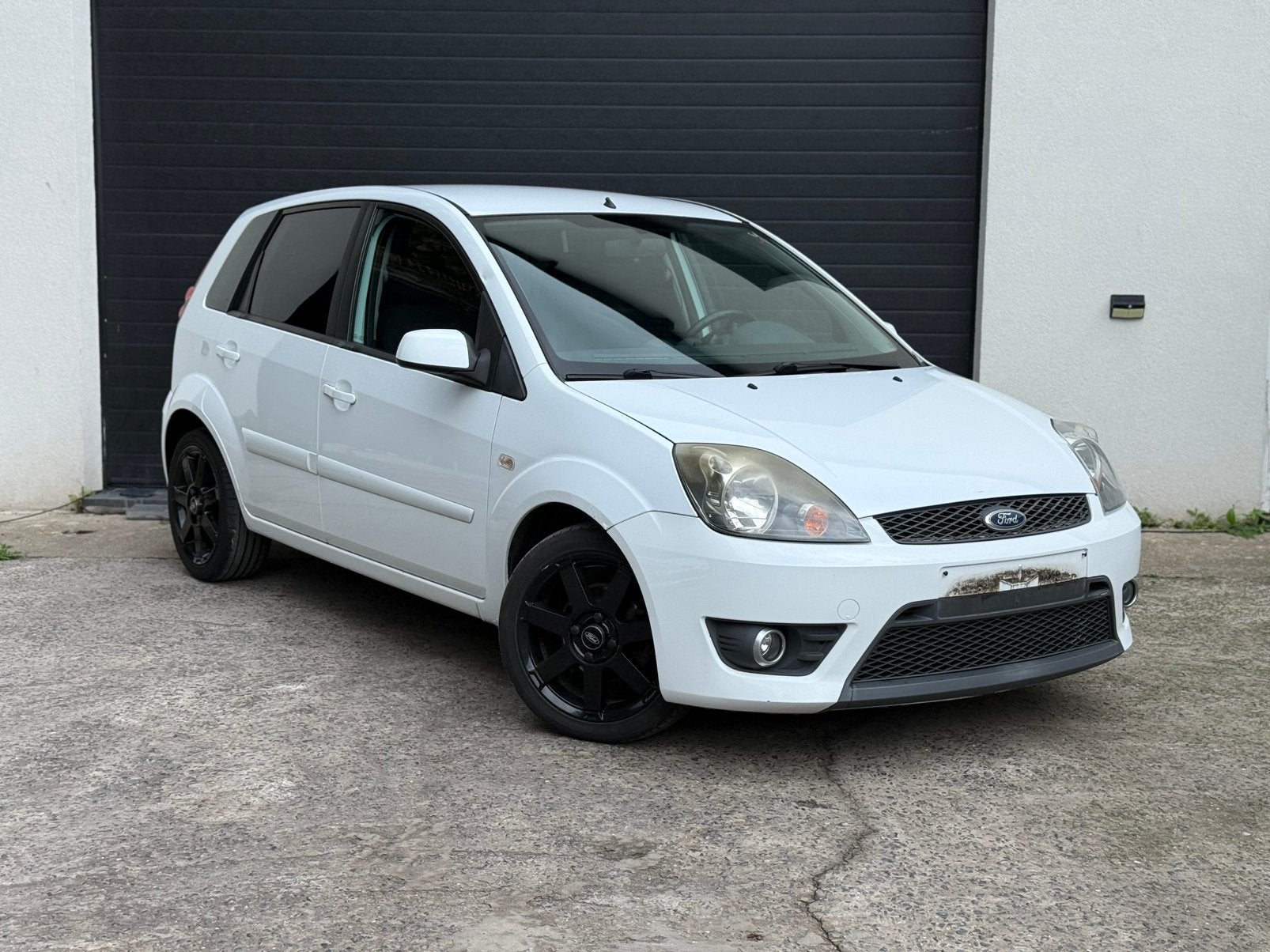 FORD FIESTA 1.3 BENZINE ST-PAKKET KLAAR VOOR INSCHRIJVING, Zwart, Zwart, Bedrijf, Handgeschakeld
