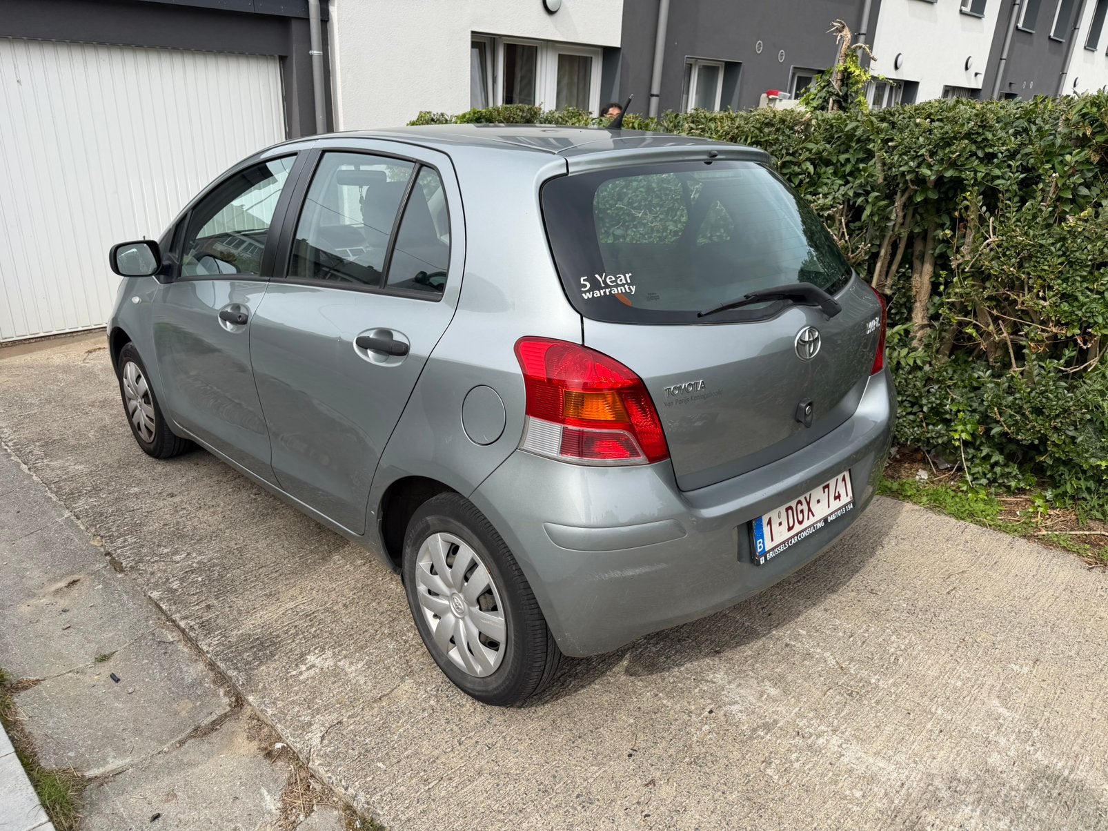 Toyota yaris à vendre année 2009., Argent ou Gris, Achat, 998 cm³, 5 portes