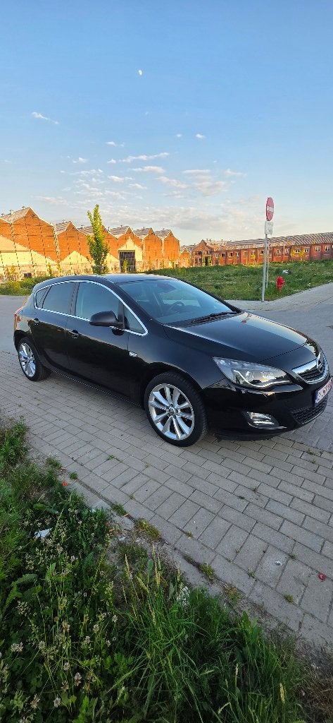 A VENDRE OPEL ASTRA J 1.4 Turbo, Euro 5, Achat, Système audio, Noir