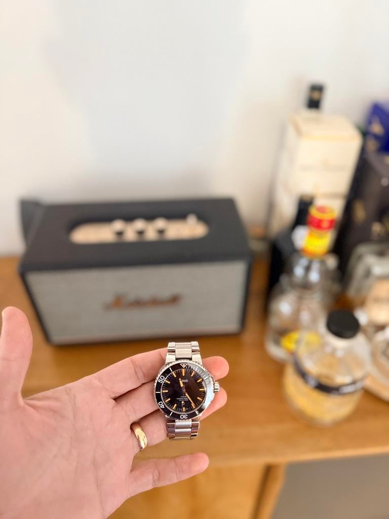 ORIS Aquis Date, Enlèvement, Comme neuf, Métal