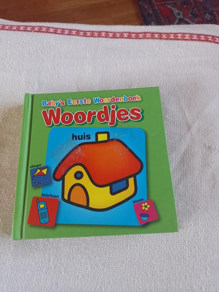Baby's eerste woordenboek woordjes huis, Boeken, Ophalen of Verzenden, Zo goed als nieuw