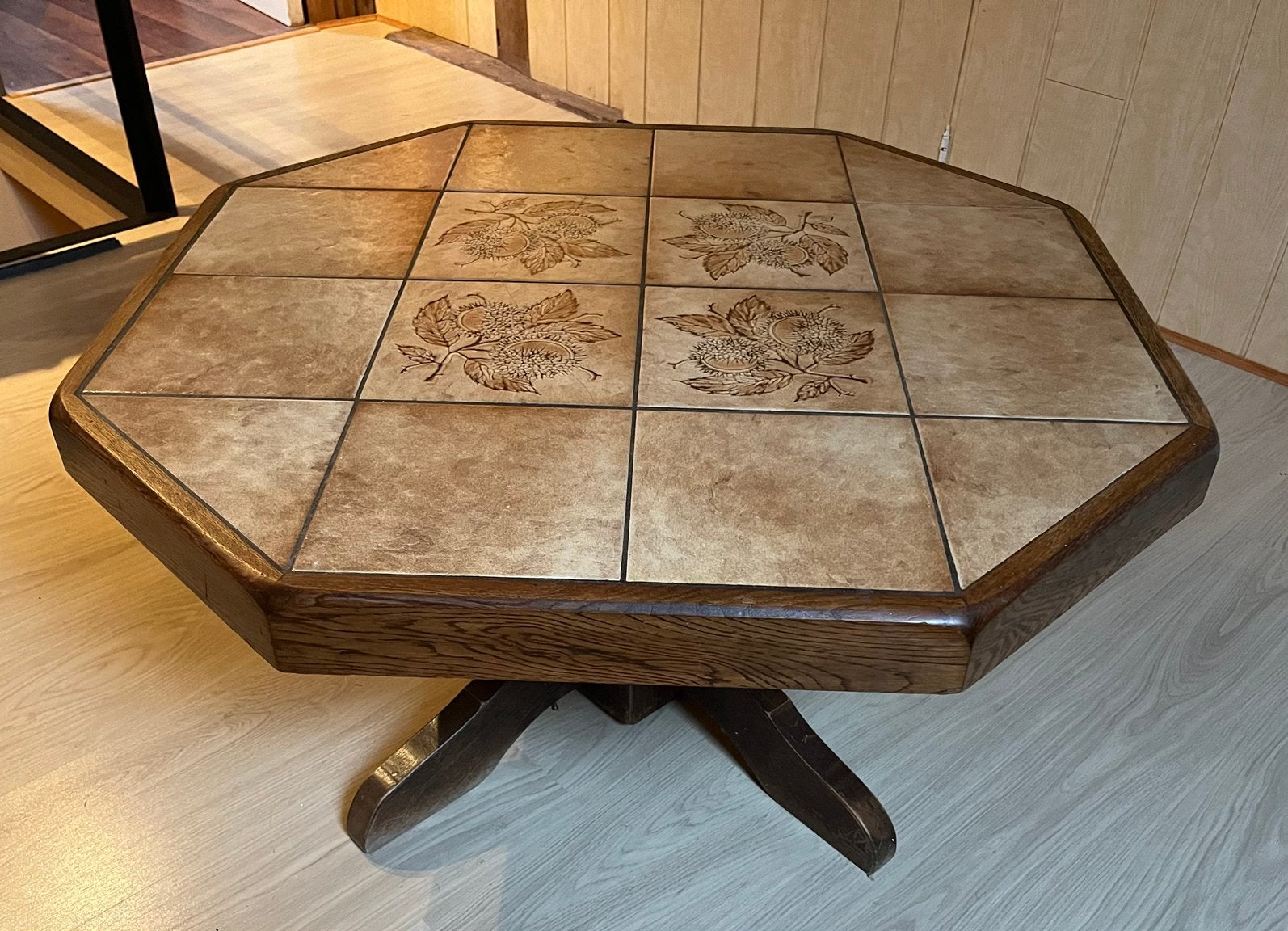 Table de salon en chêne avec plateau carrelé, Maison & Meubles, Moins de 50 cm, Enlèvement, Utilisé, 50 à 100 cm