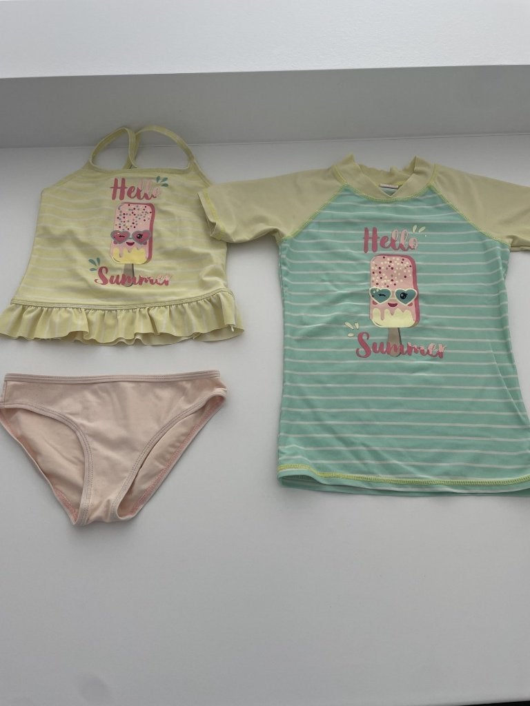 Bikini maat 116/122 en uv-bestendige t-shirt maat 128/134, Kinderen en Baby's, Kinderkleding | Maat 116, Veritas, Meisje, Sport- of Zwemkleding