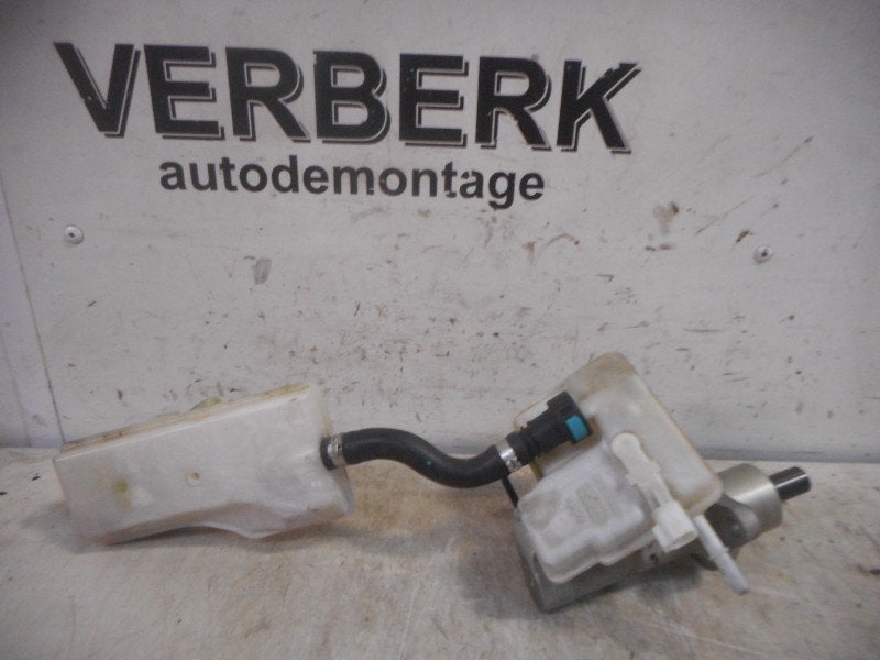 MAITRE CYLINDRE DE FREIN Ford Focus 2 (01-2004/09-2012), Autos : Pièces & Accessoires, Henry-Ford-Straße  1
50735  Köln, DE, Ford-Werke GmbH