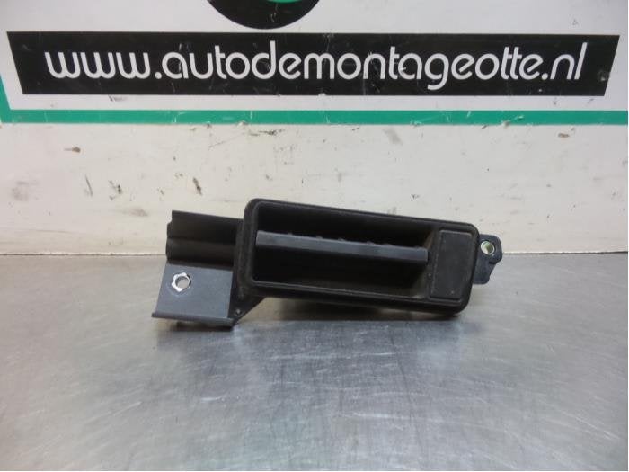 Poignée hayon d'un Mercedes C-Klasse (C-Klasse 00-), Autos : Pièces & Accessoires, Utilisé, -, -, Enlèvement ou Envoi