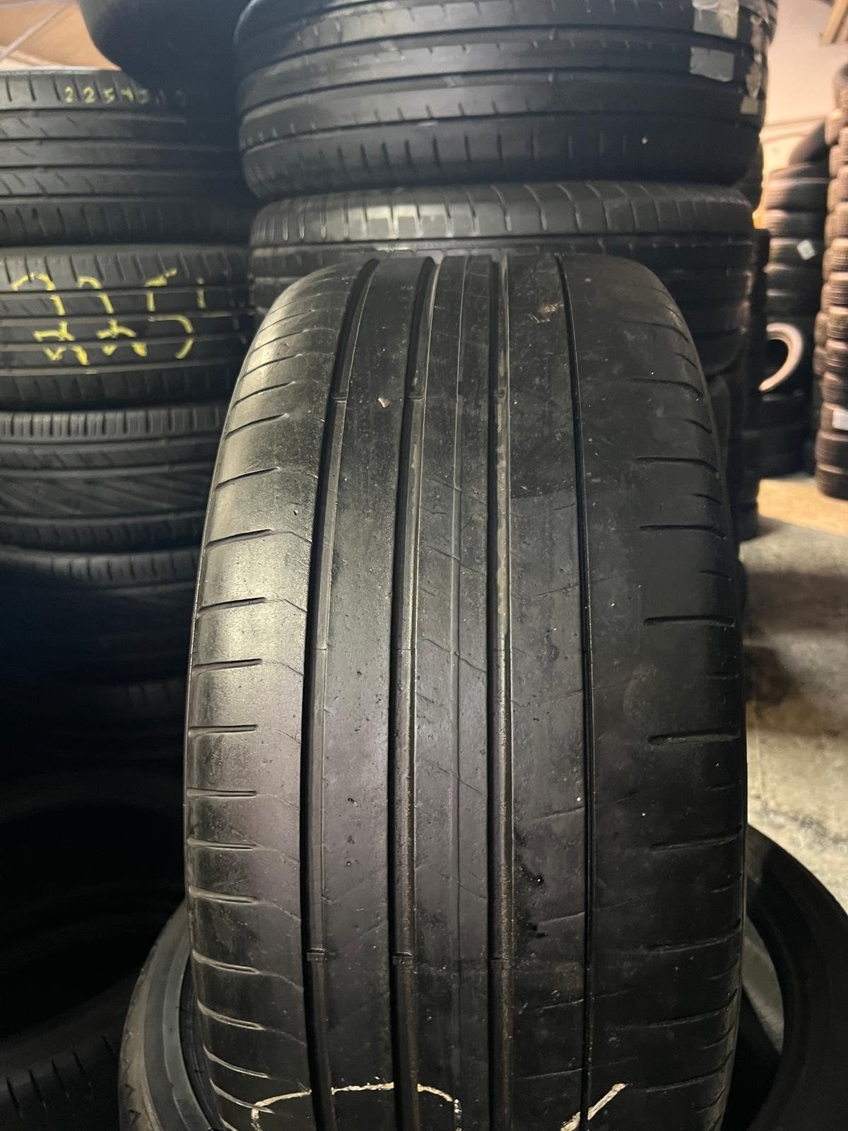 255 40 19 pirelli avec montage et équilibrage, Enlèvement