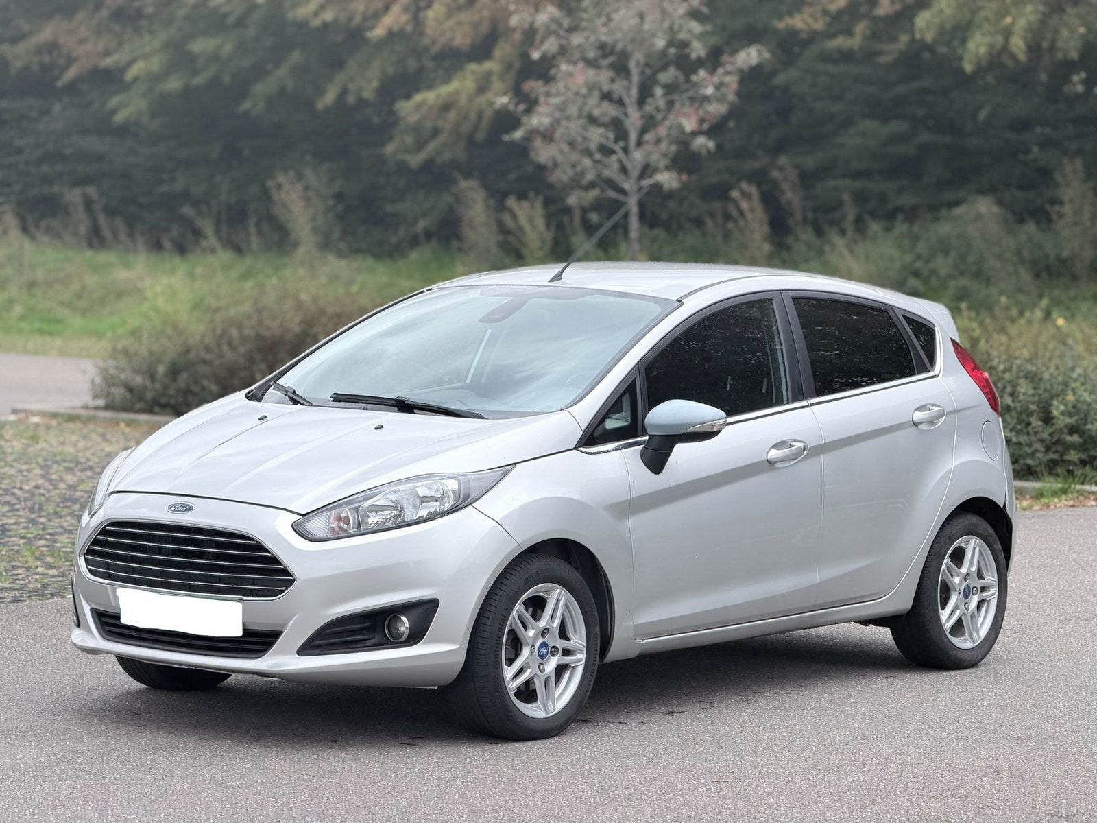 Ford Fiesta 1.5TDCI Titanium, Autos, Achat, Boîte manuelle, Noir, 5 portes