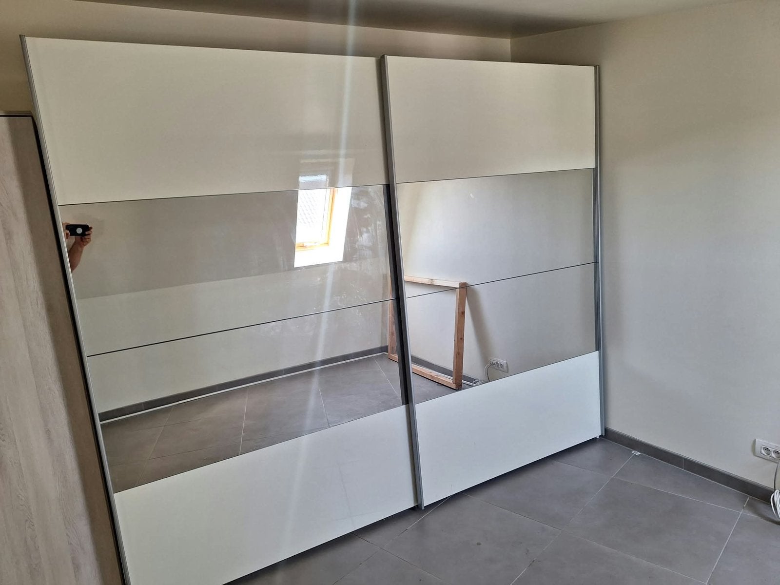 Grote kleerkast met grote spiegel te koop, Huis en Inrichting, Kasten | Kleerkasten, Ophalen, Gebruikt, 200 cm of meer, Met lade(s)