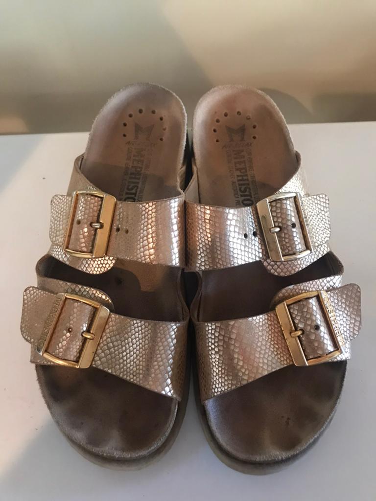 MEPHISTO slipper goudkleurig (39), Ophalen of Verzenden, Zo goed als nieuw, Slippers