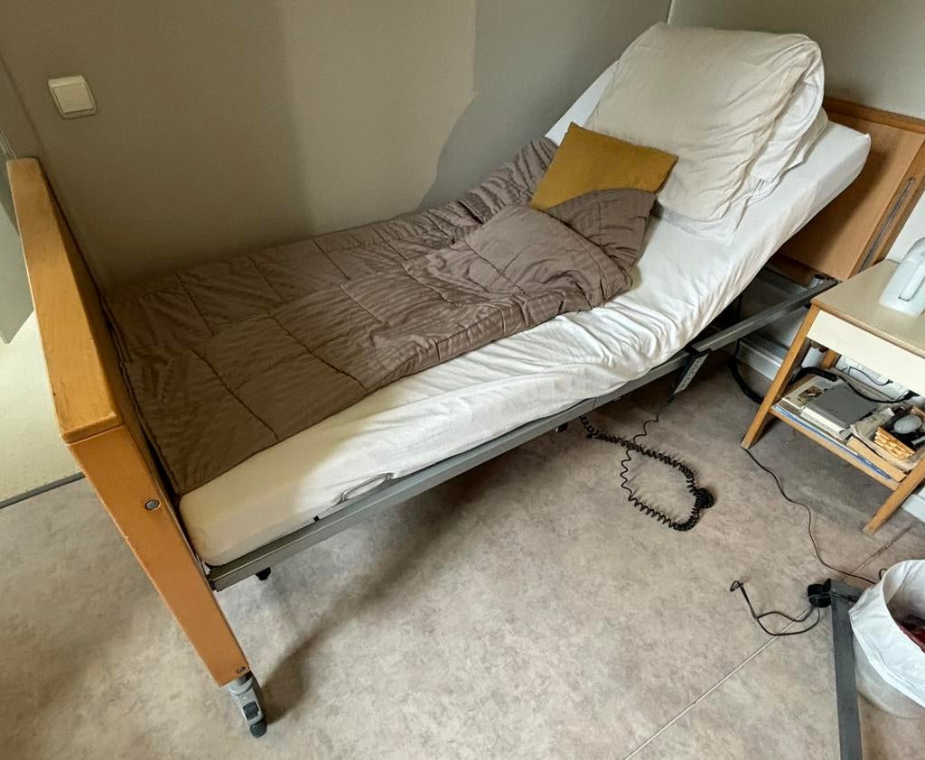 Medisch bed in zeer goede staat, Ophalen of Verzenden, Zo goed als nieuw
