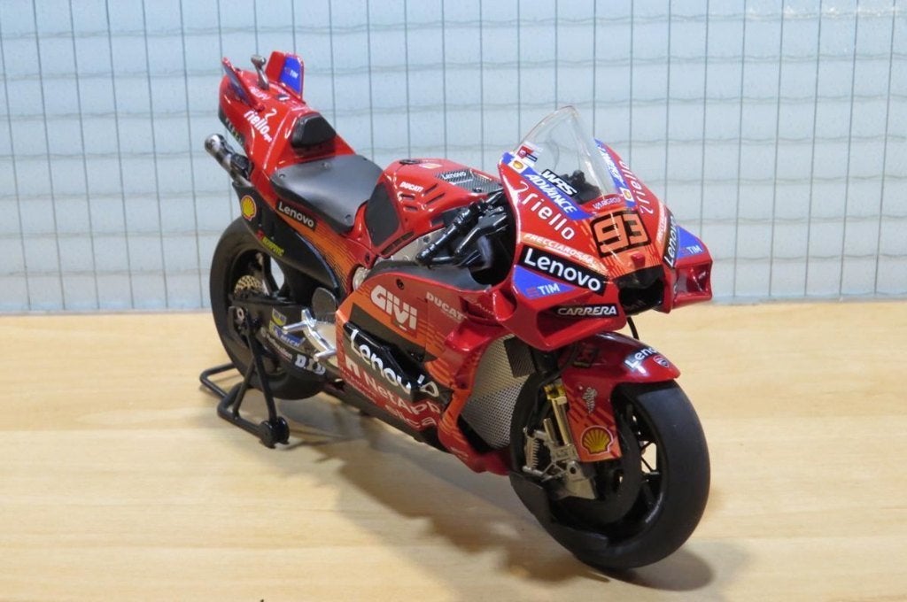 Marc Marquez Ducati Desmosedici 2025 1:12, Enlèvement ou Envoi, Neuf, 1:9 à 1:12, Moteur
