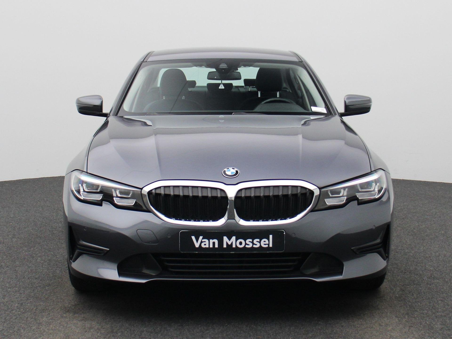 BMW 3 Serie Berline 318iA (115 kW) (automatique), Argent ou Gris, 4 portes, Noir, Tissu