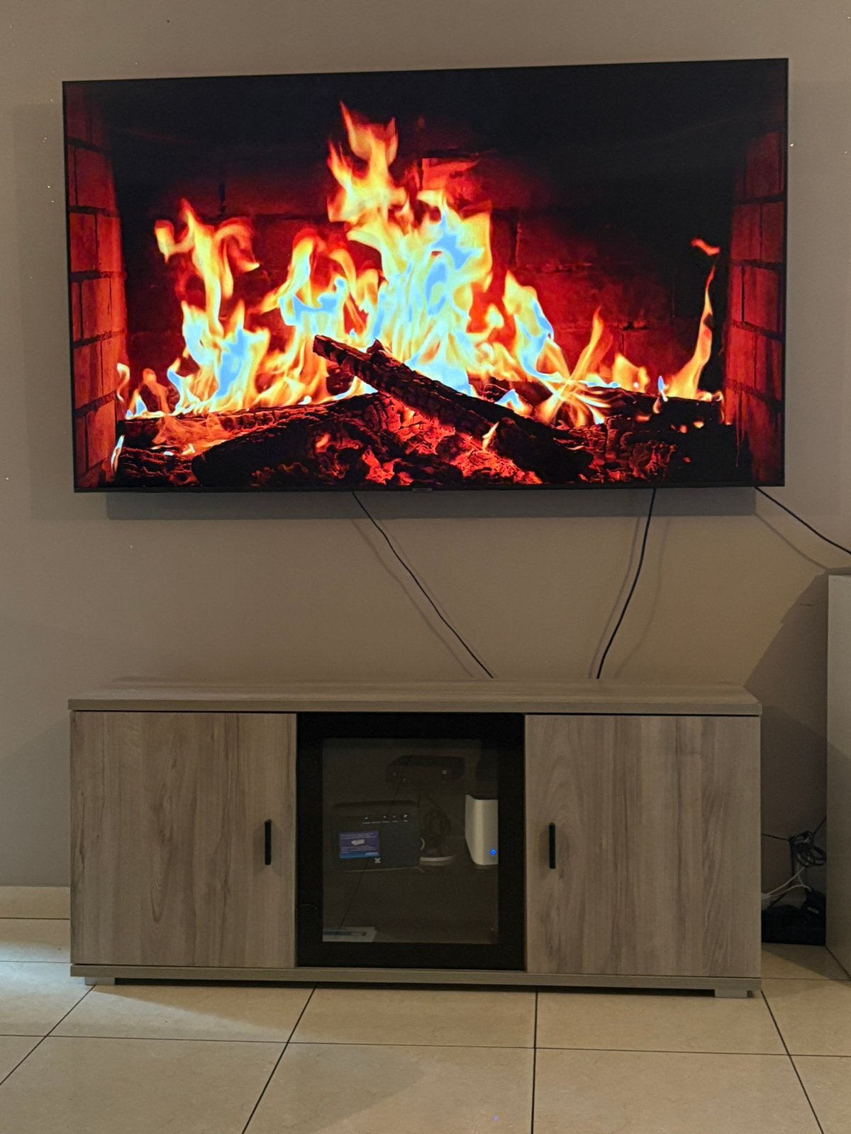 Tv kast, Ophalen
