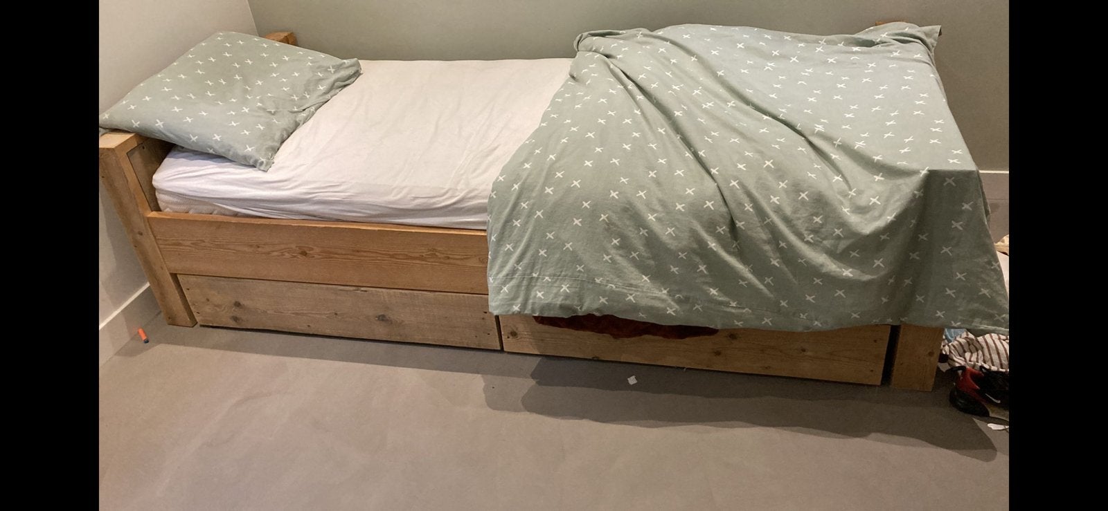 Steigerhouten design bed incl. matras en verkleedkist, Ophalen, Gebruikt