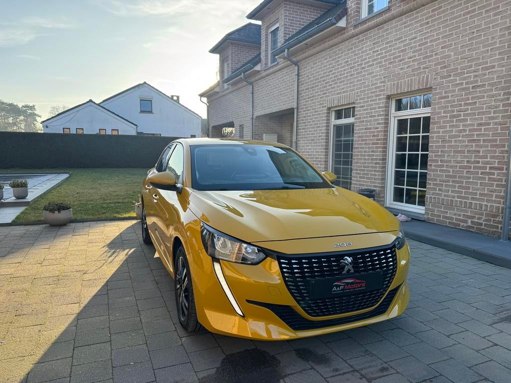 PEUGEOT 208 1.5 HDI I-cockpit/LED/Camera/Navi/Line assist, Auto's, Voorwielaandrijving, 75 kW, Stof, 4 cilinders