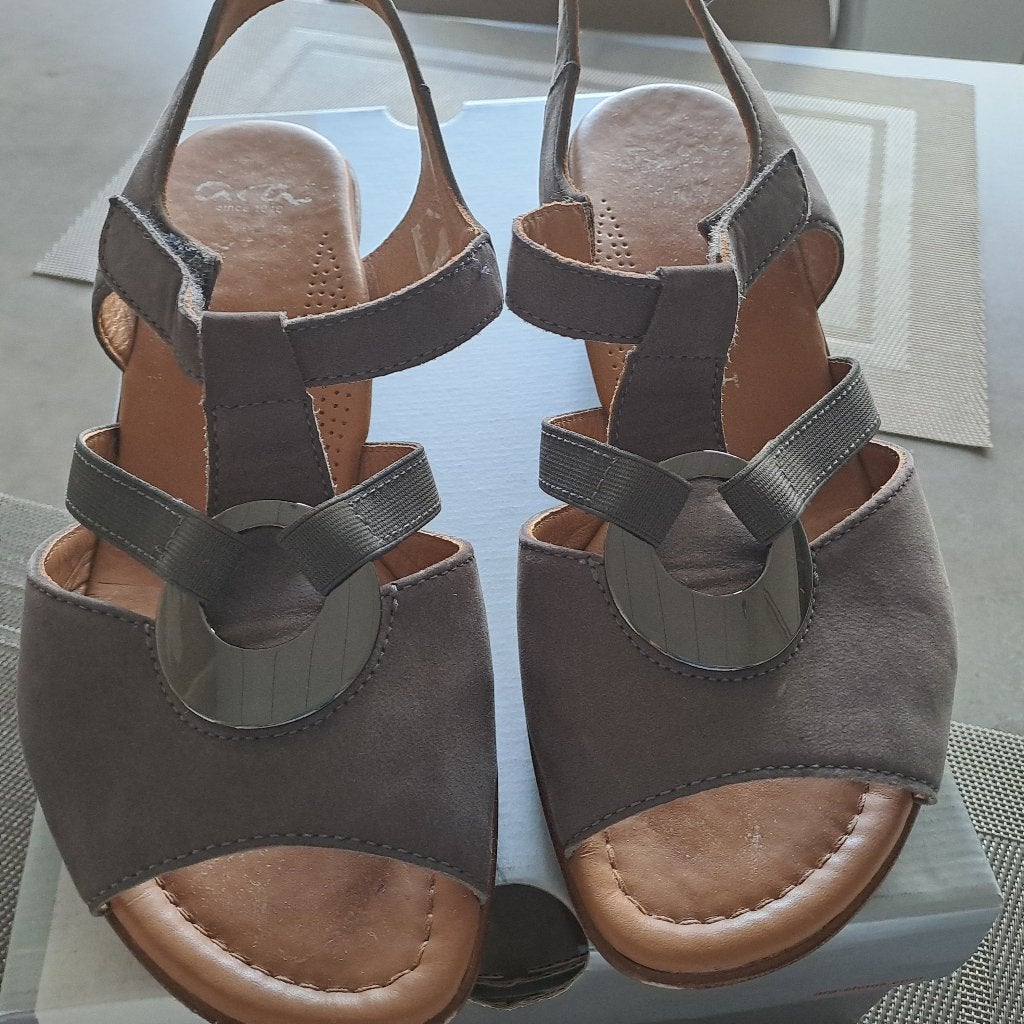 mooie , grijze sandalen van Ara, maat 38,5 H, Kleding | Dames, Schoenen, Zo goed als nieuw, Grijs, Sandalen of Muiltjes, Ophalen of Verzenden