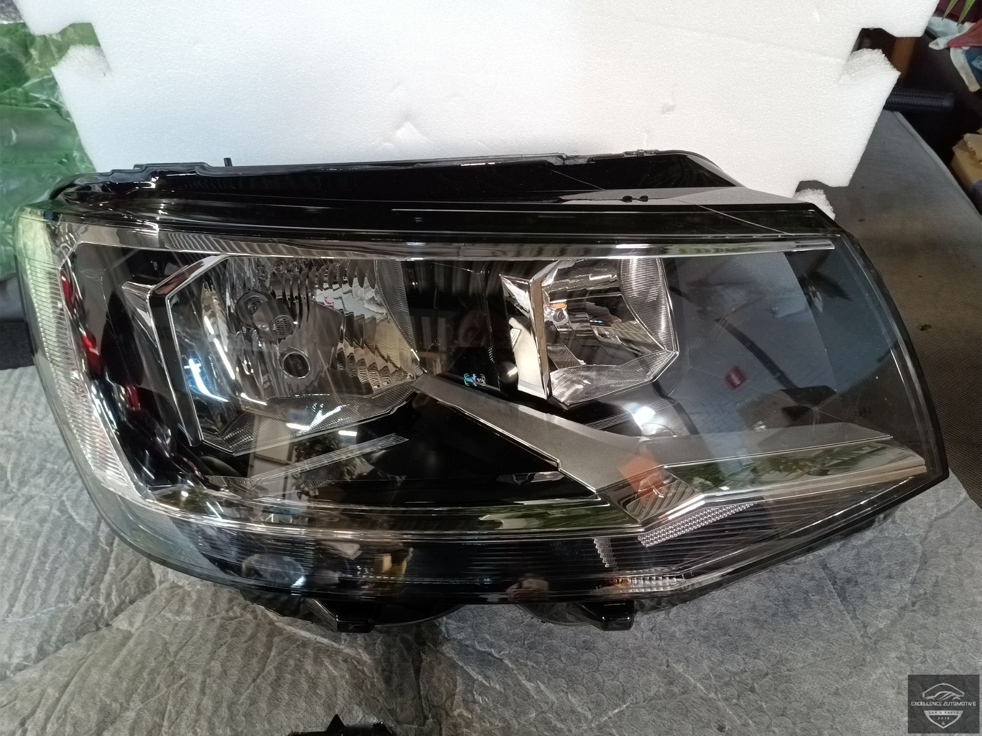 VW Transporter T6 Facelift H7 Koplamp Rechts 7E1941006G, Auto-onderdelen, Gebruikt, Volkswagen, Volkswagen AG, Vw@volkswagen.de