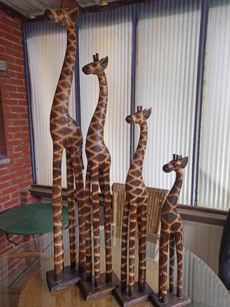 girafe en bois, Enlèvement, Bois, Statue