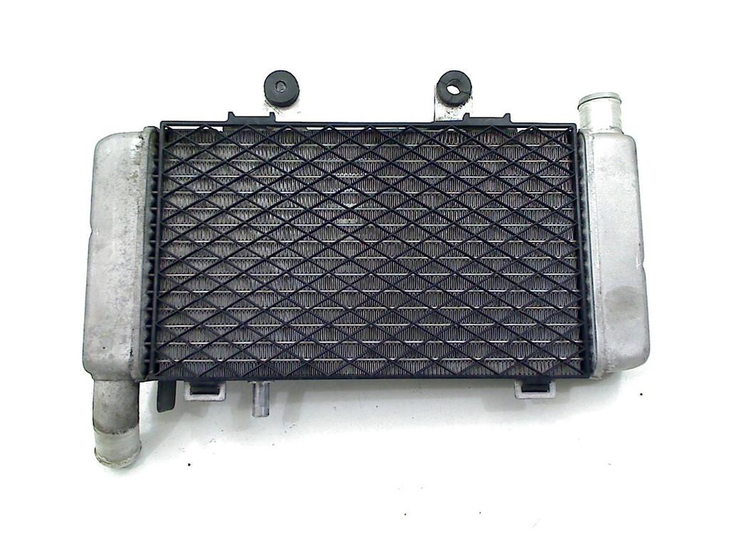 RADIATEUR Honda VFR 800 Fi 1998-2001 (VFR800Fi RC46), Dhr. S. di Majo, Gebruikt, Info@cama-motorparts.nl, P.J. Troelstraweg 8 8
3144 CX  MAASSLUIS, NL